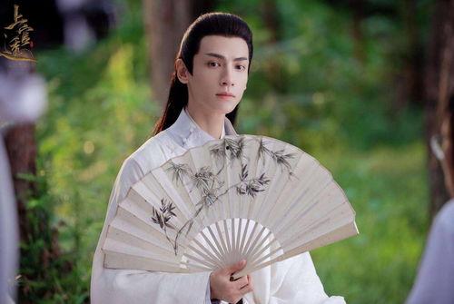 女将归来前尘断今岁荣,断前尘，荣今岁，谱写辉煌新篇章